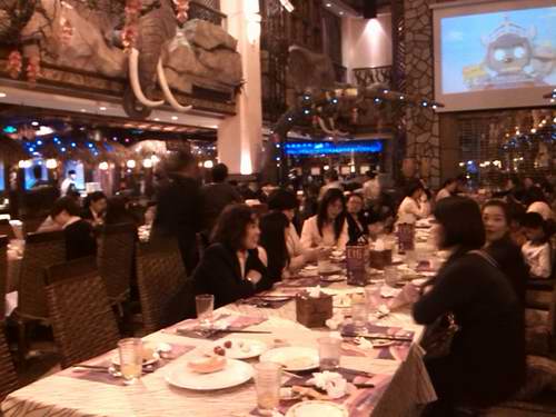 广东中国有限公司官网举办国际妇女节自助餐会